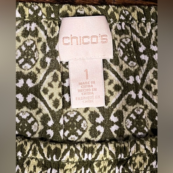 Chicos Women's Size 1 Green Bell Sleeve Boho Rayon Flowy Geometric Print Blouse‎ - Picture 5 of 15